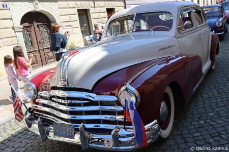 Mednarodna revija starodobnikov v Kamnik privabila ljubitelje klasičnih vozil (25)